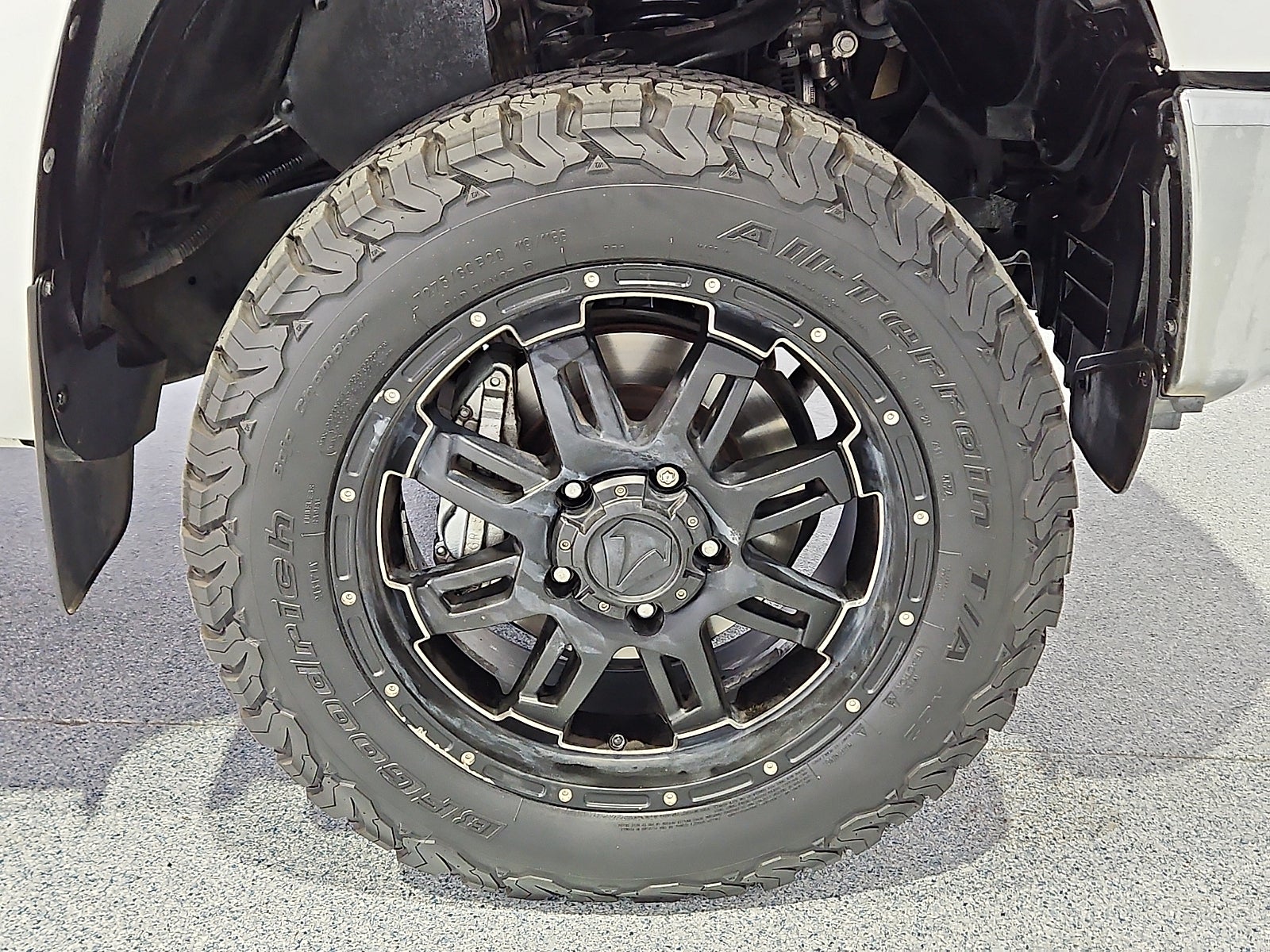 2017 Toyota Tundra SR5 5.7L V8