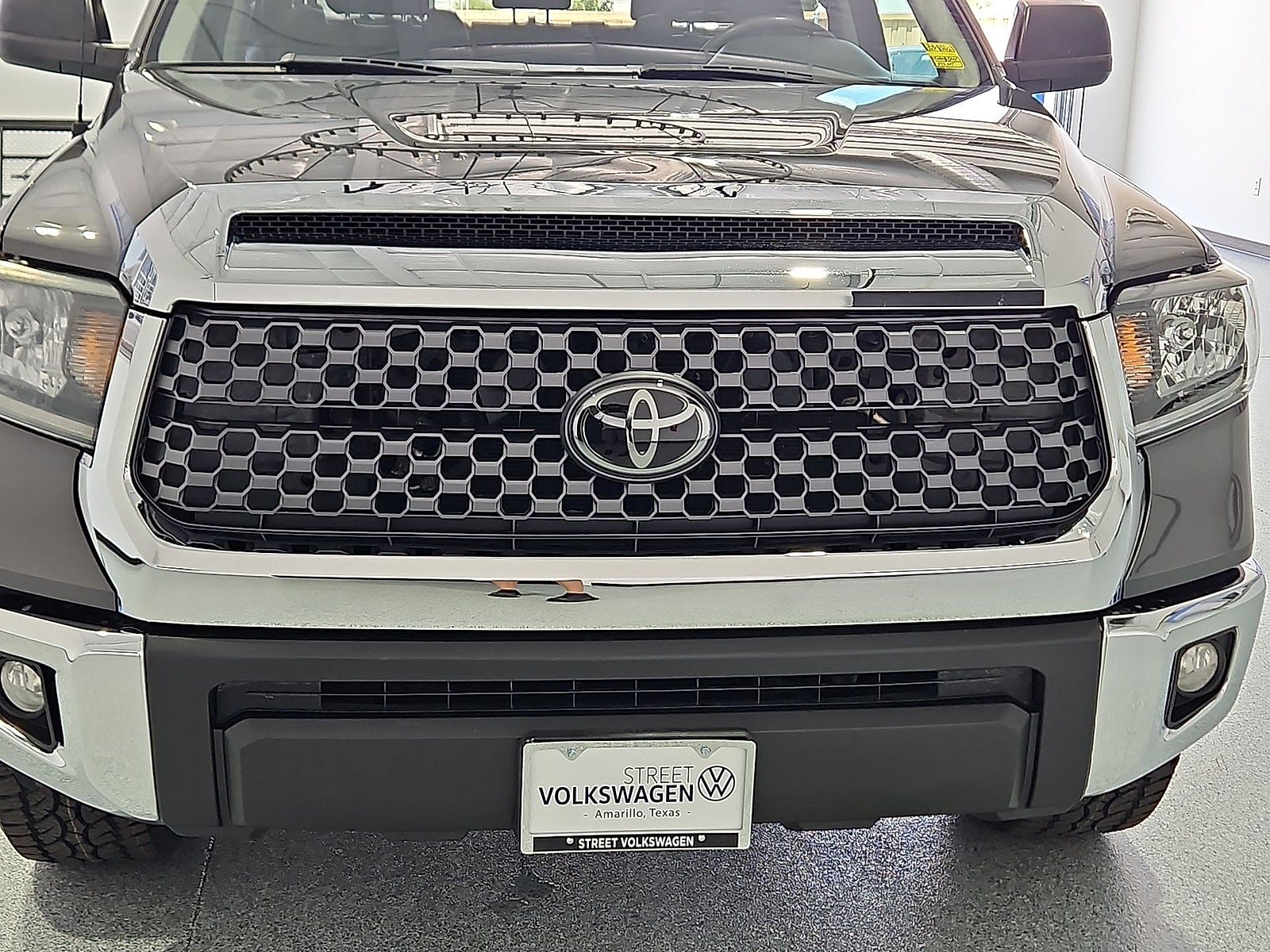 2018 Toyota Tundra SR5 5.7L V8