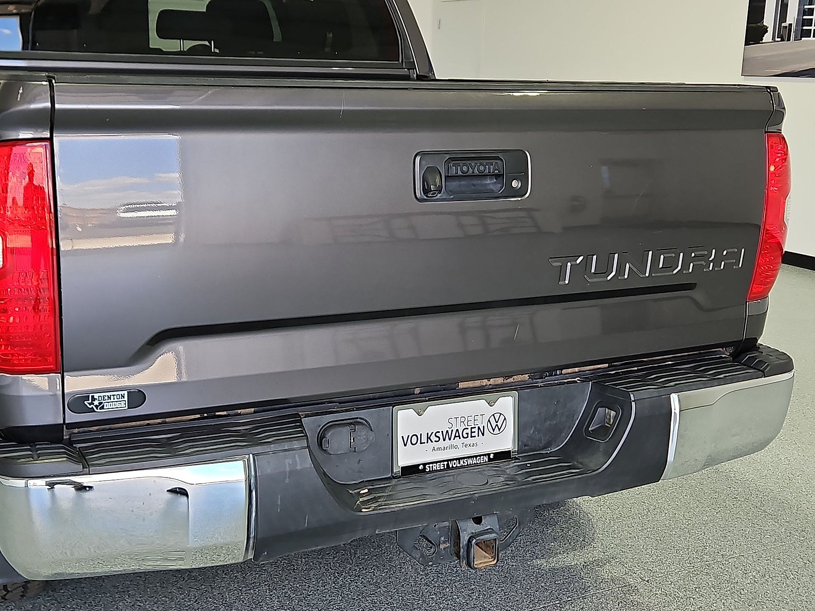 2018 Toyota Tundra SR5 5.7L V8