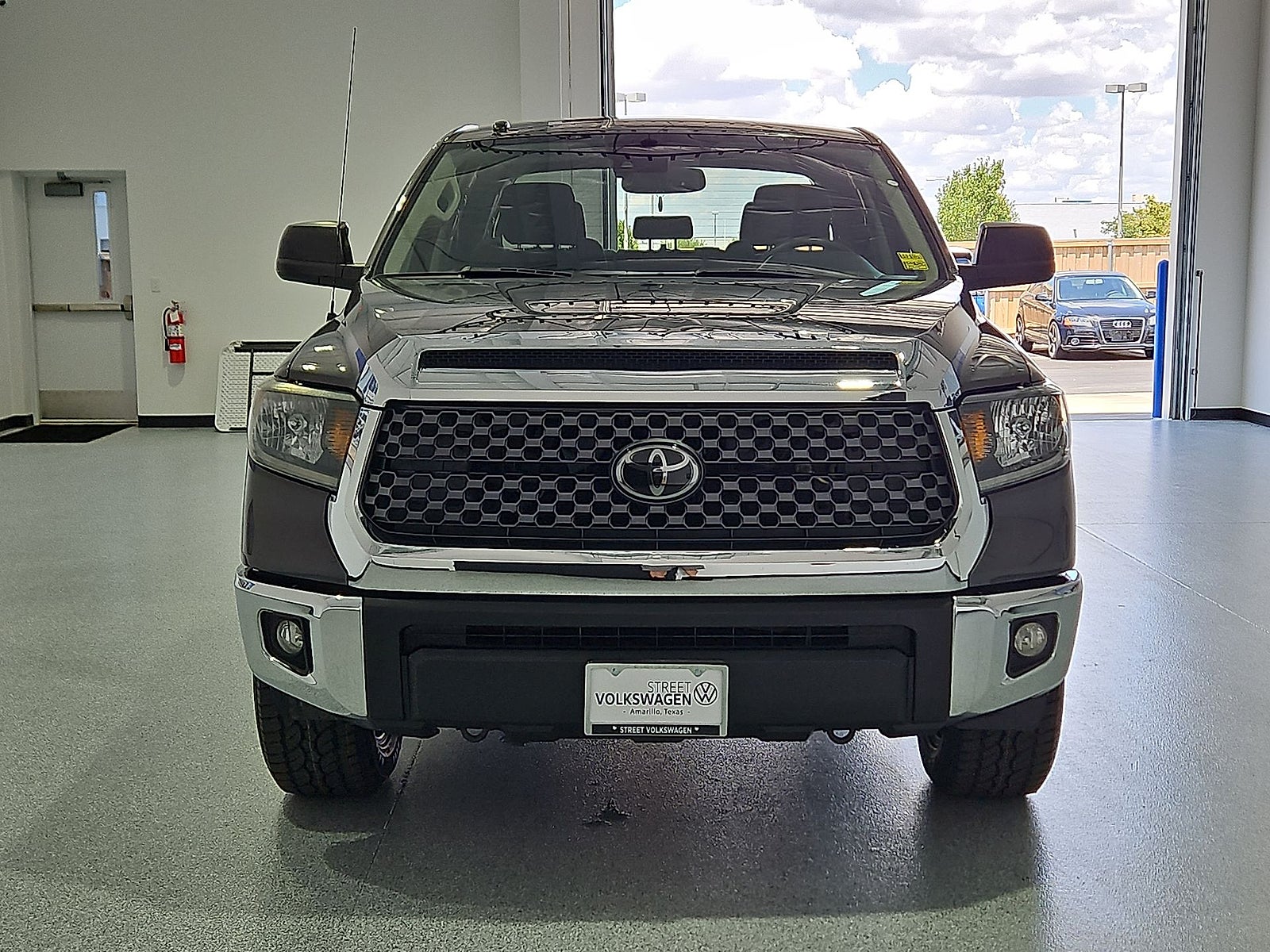 2018 Toyota Tundra SR5 5.7L V8