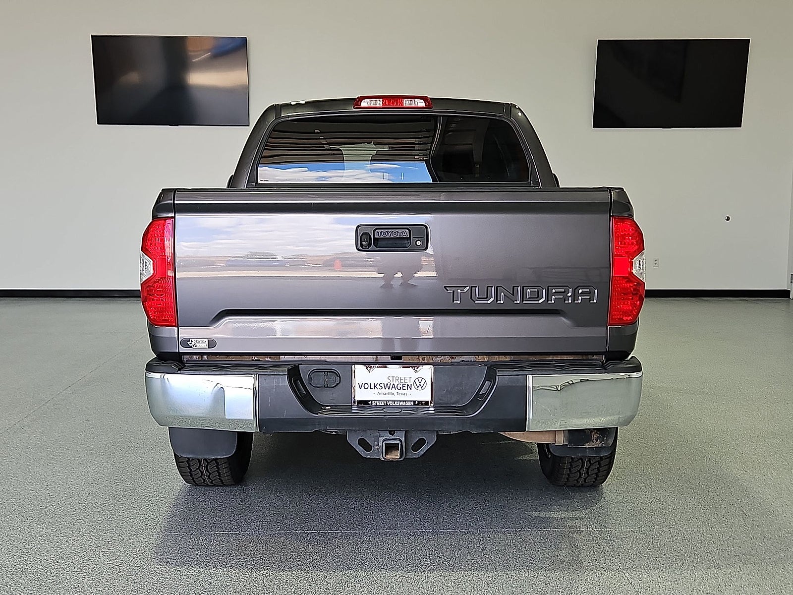 2018 Toyota Tundra SR5 5.7L V8
