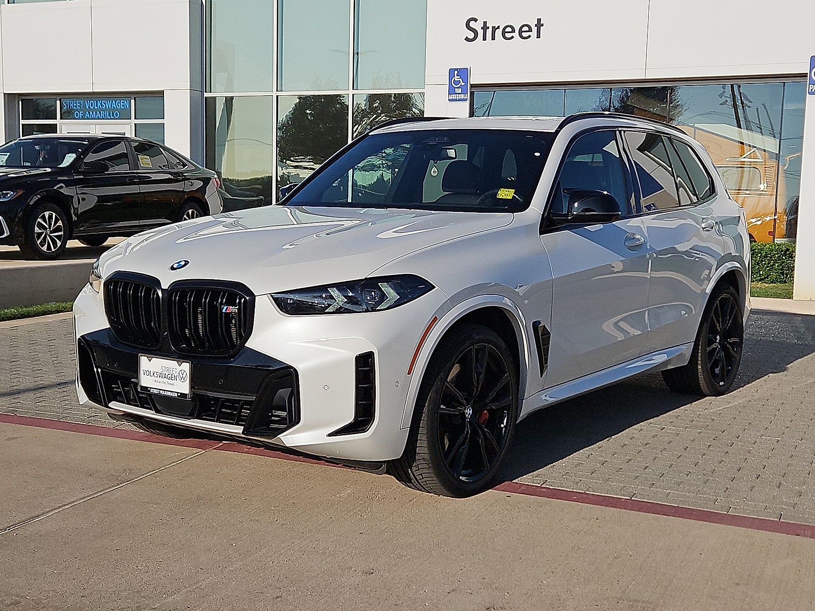2024 BMW X5 M60i