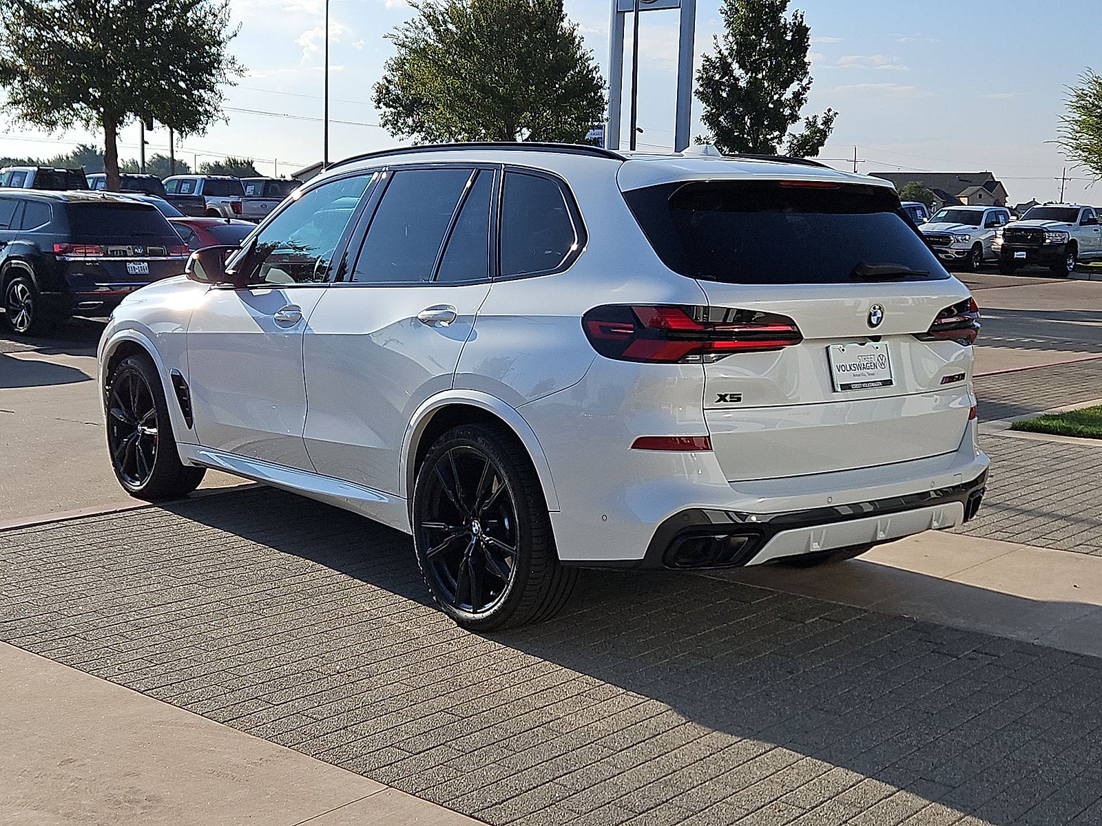 2024 BMW X5 M60i