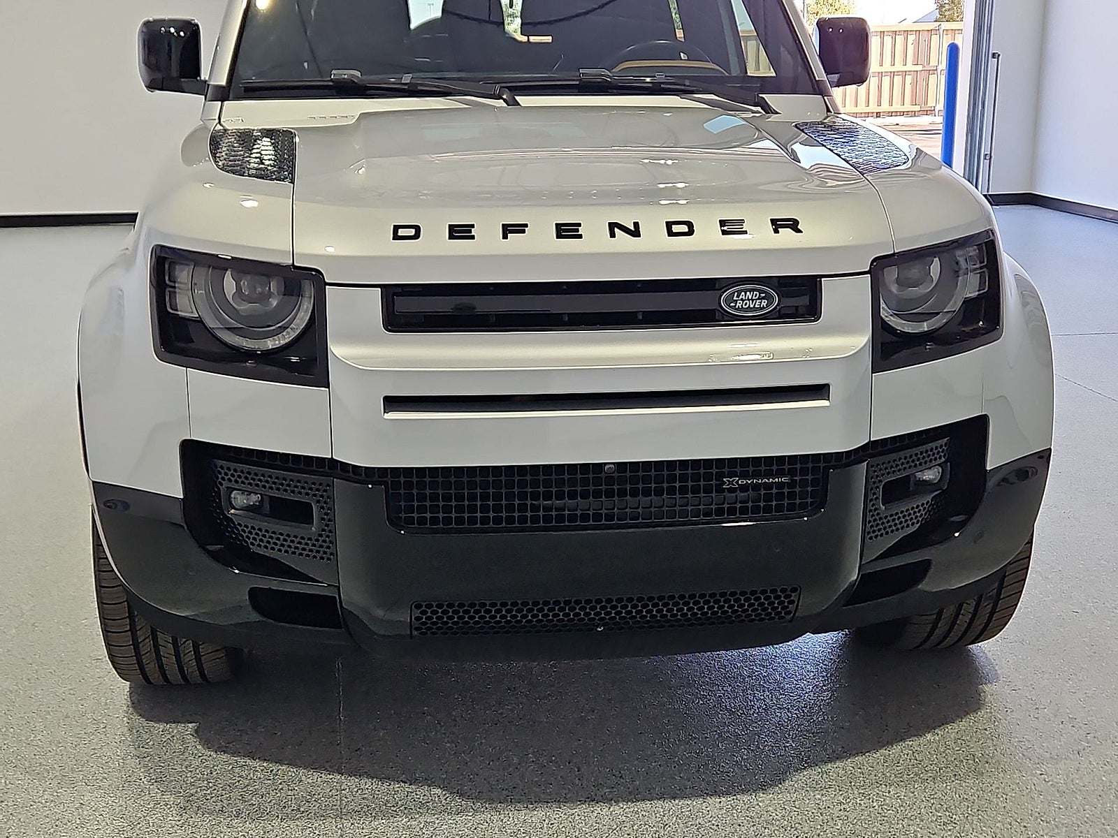 2023 Land Rover Defender 130 X-Dynamic SE