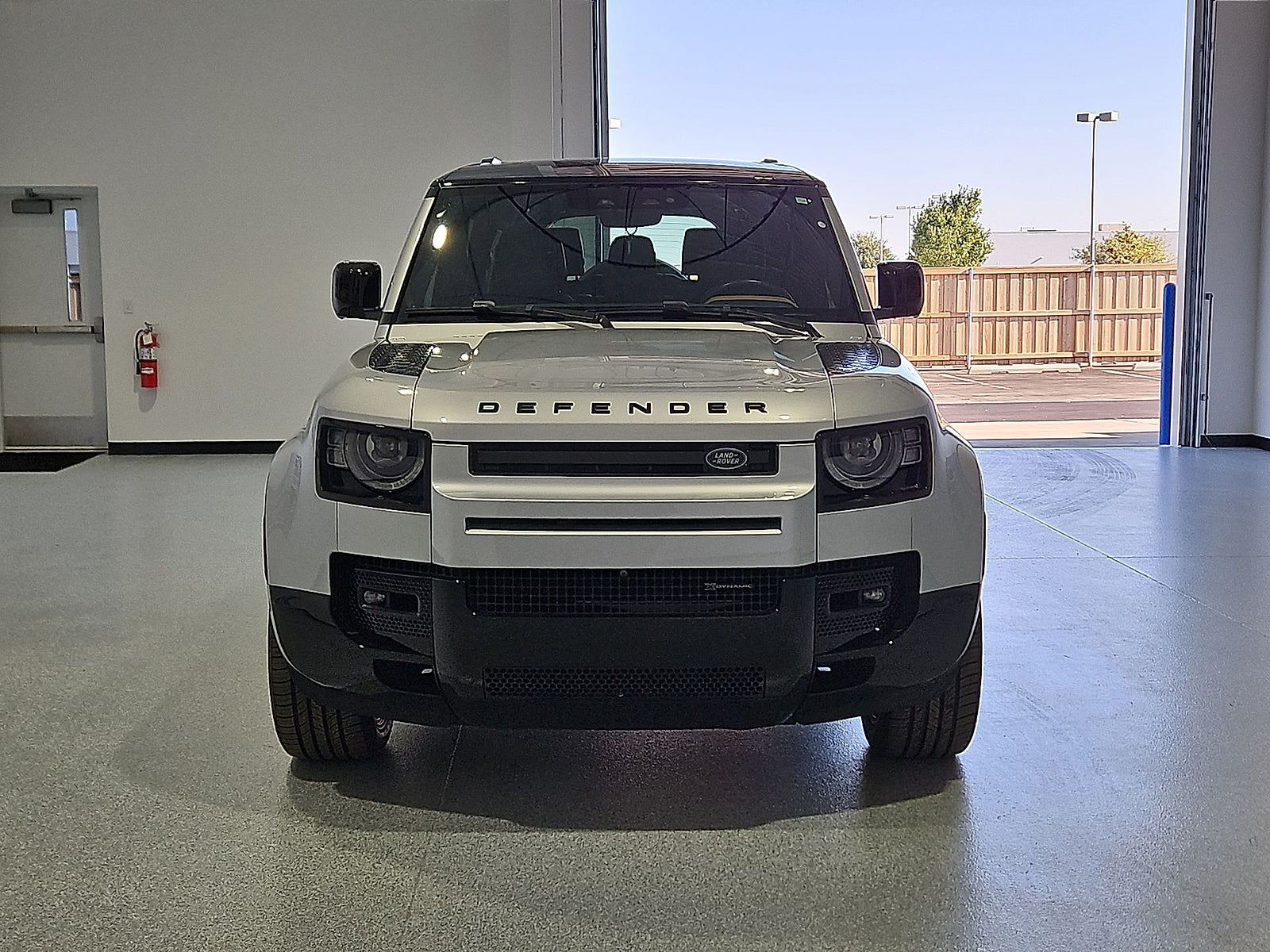 2023 Land Rover Defender 130 X-Dynamic SE