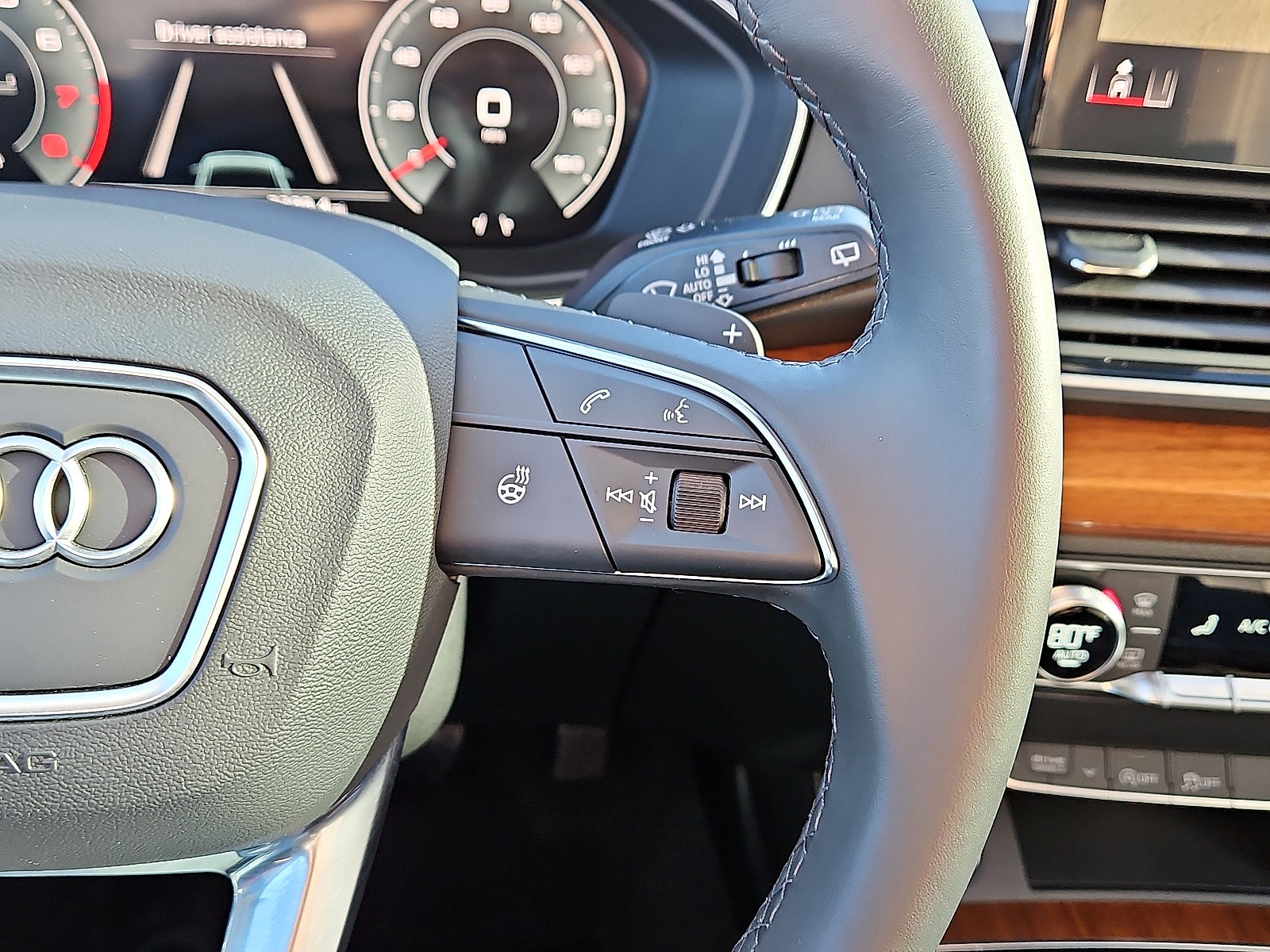 2023 Audi Q5 45 S line Premium quattro