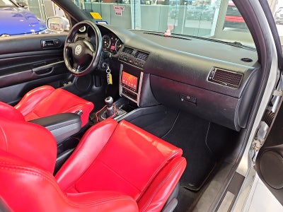 2004 Volkswagen R32 Base