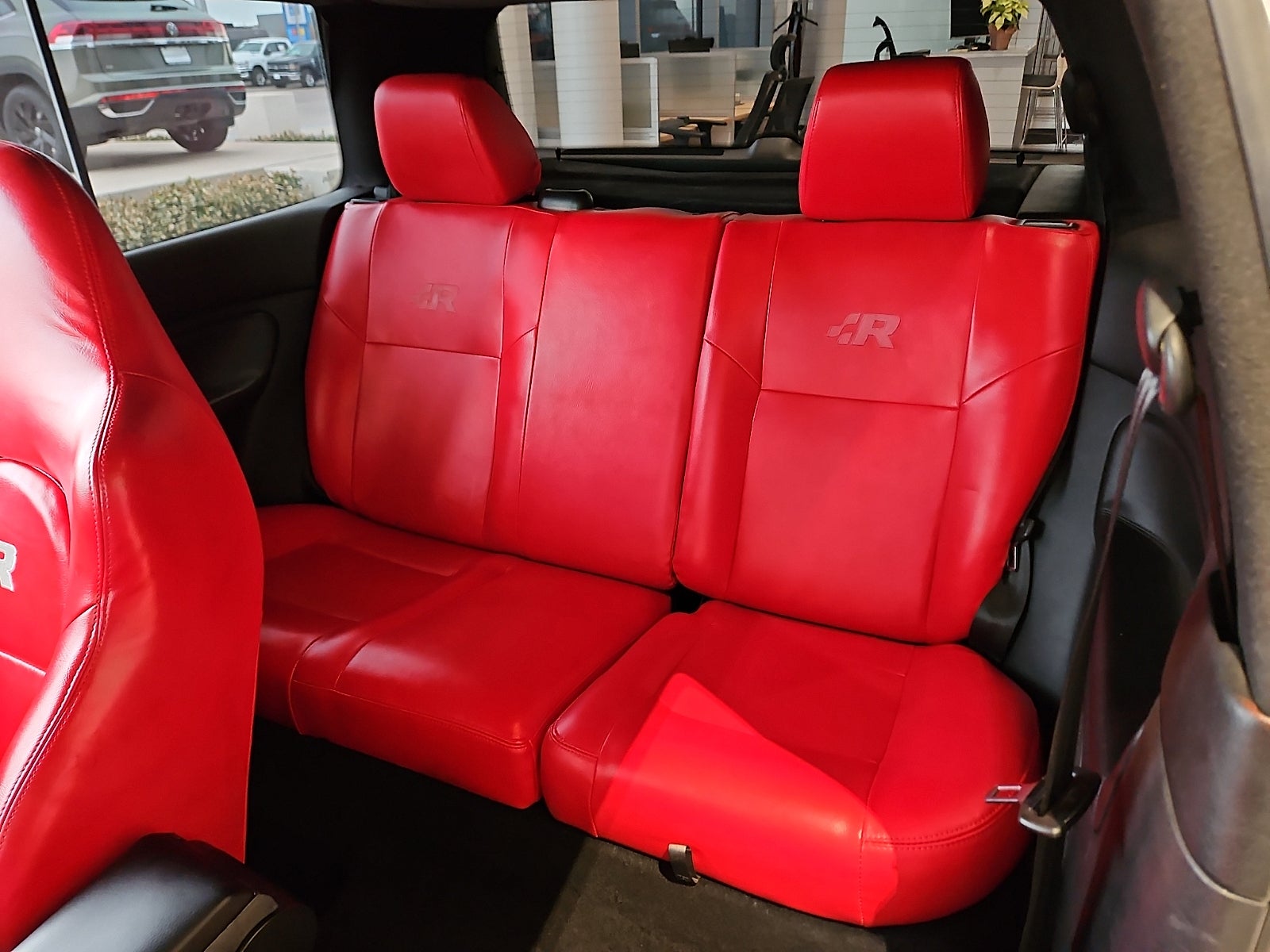 2004 Volkswagen R32 Base