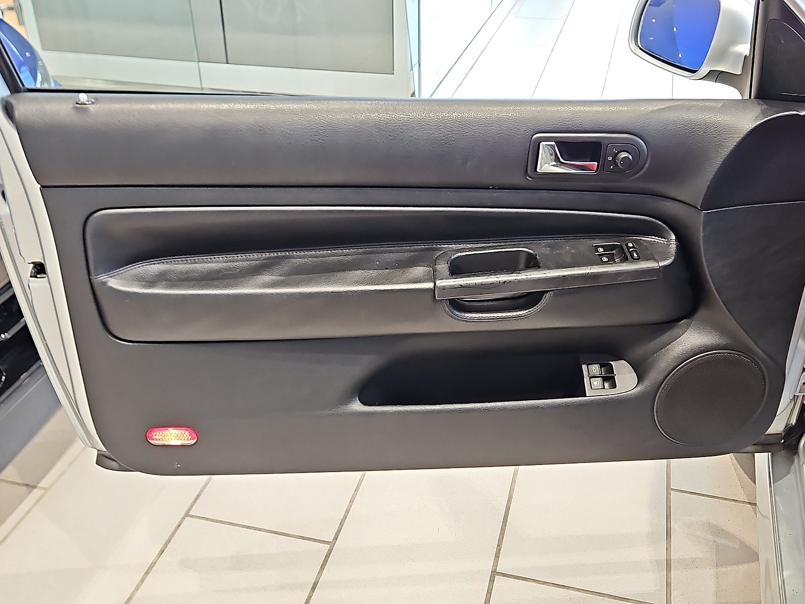 2004 Volkswagen R32 Base