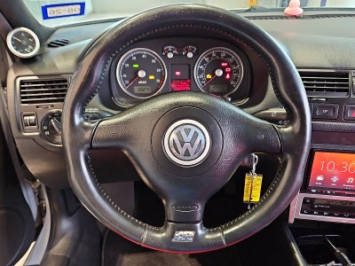 2004 Volkswagen R32 Base