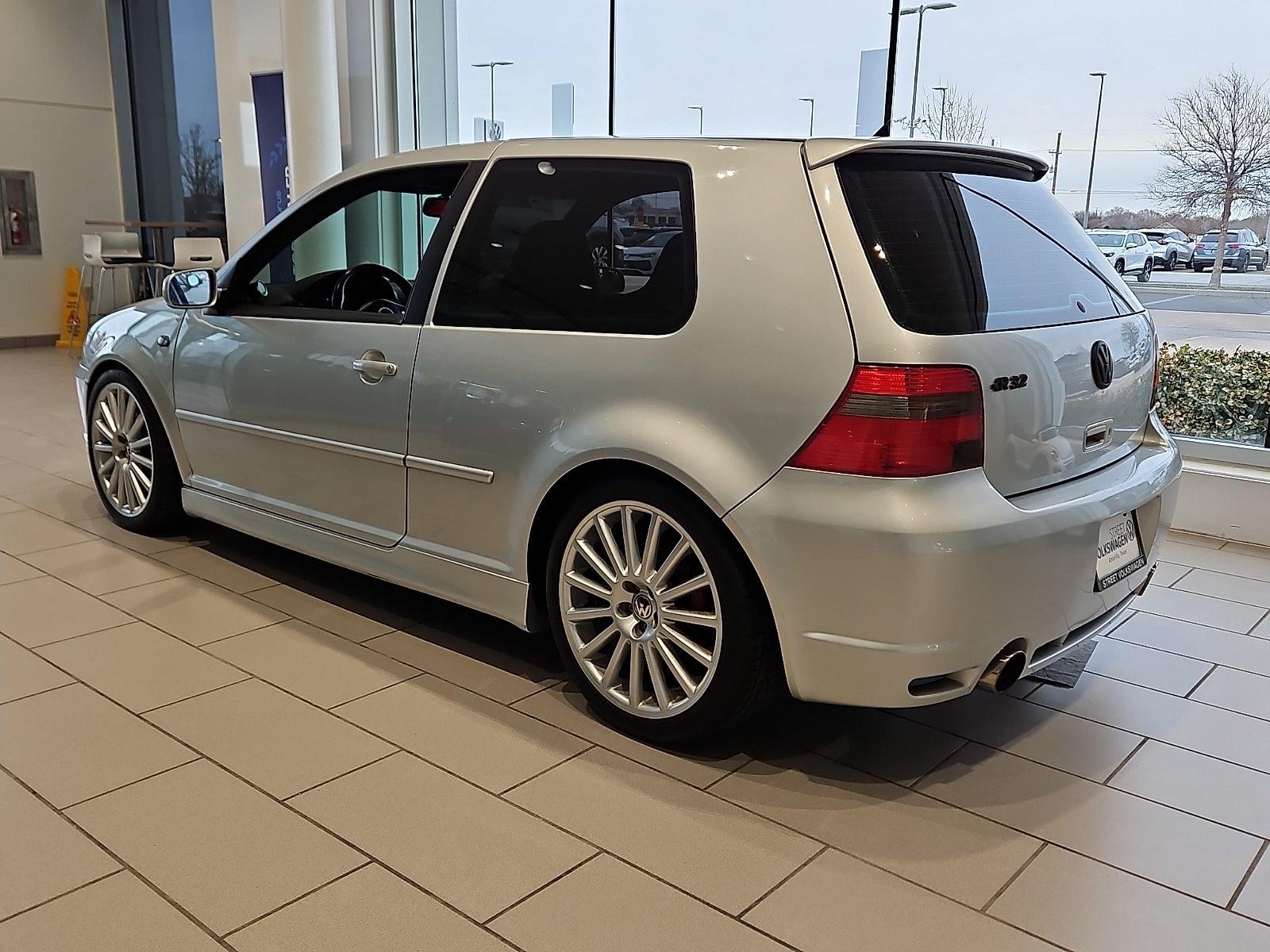 2004 Volkswagen R32 Base
