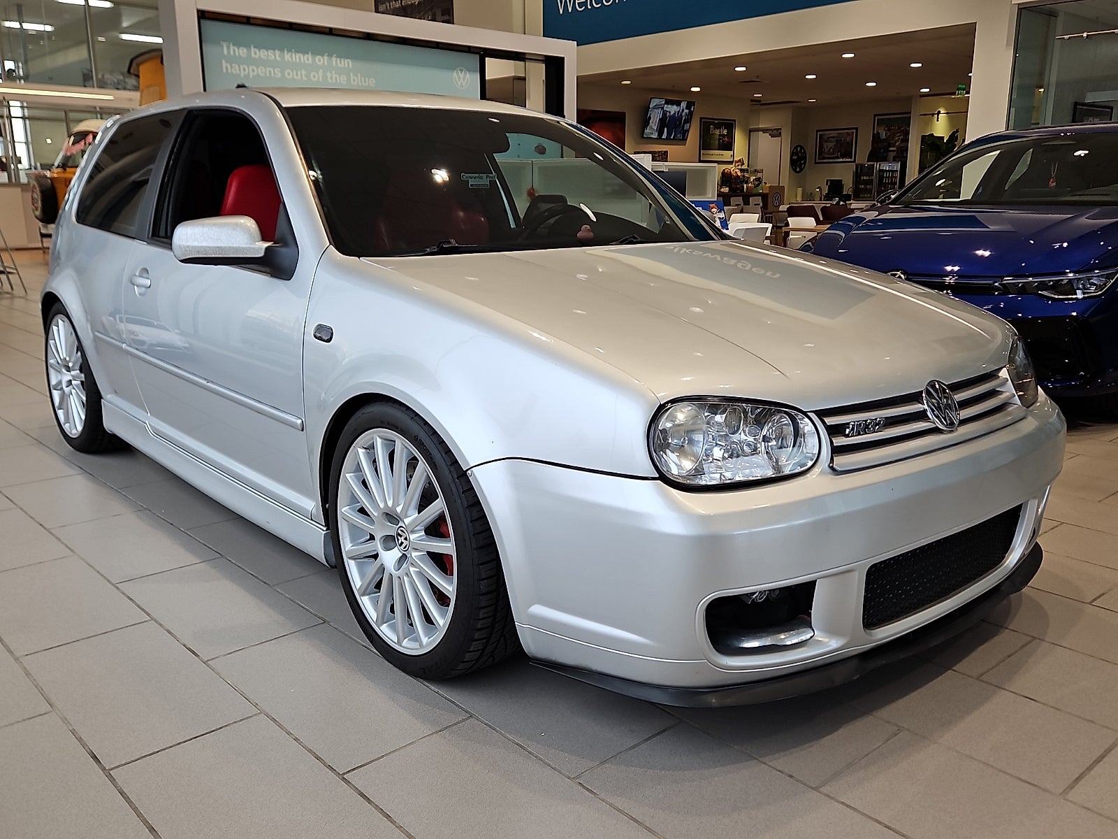 2004 Volkswagen R32 Base