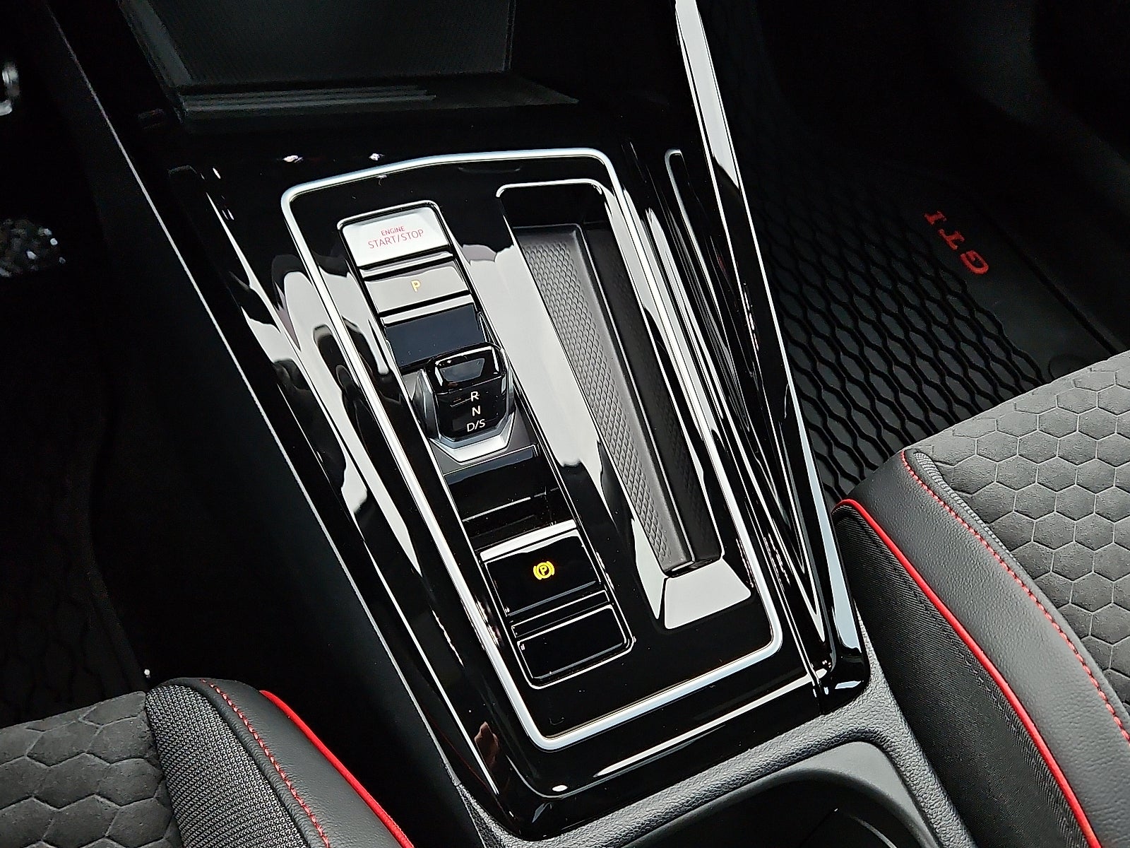 2026 Volkswagen Golf GTI 2.0T SE