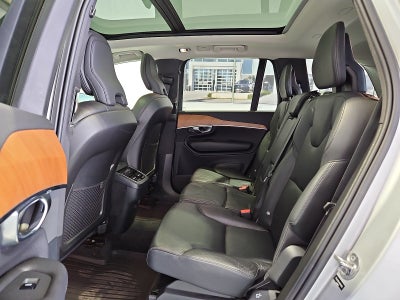 2022 Volvo XC90 T6 Momentum 7 Passenger
