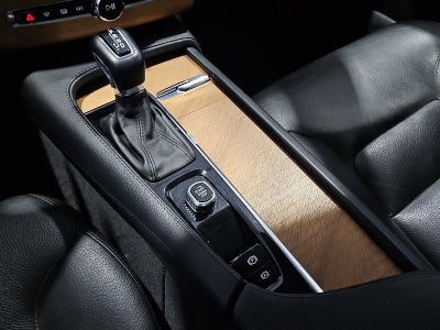 2022 Volvo XC90 T6 Momentum 7 Passenger