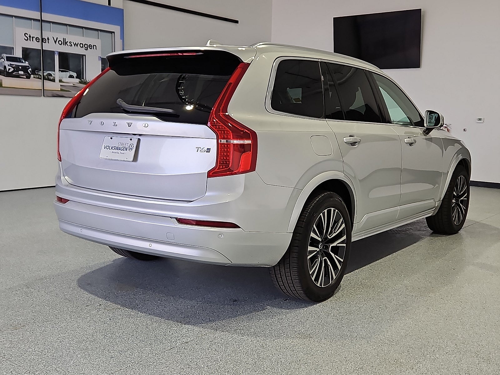 2022 Volvo XC90 T6 Momentum 7 Passenger