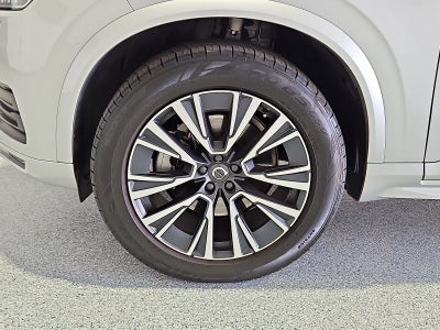 2022 Volvo XC90 T6 Momentum 7 Passenger