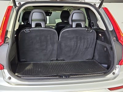 2022 Volvo XC90 T6 Momentum 7 Passenger