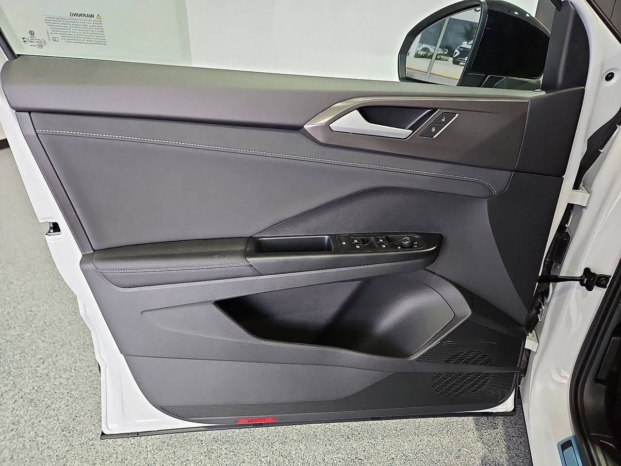 2027 Volkswagen Taos SE Black FWD