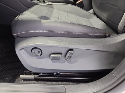 2027 Volkswagen Taos SE Black FWD