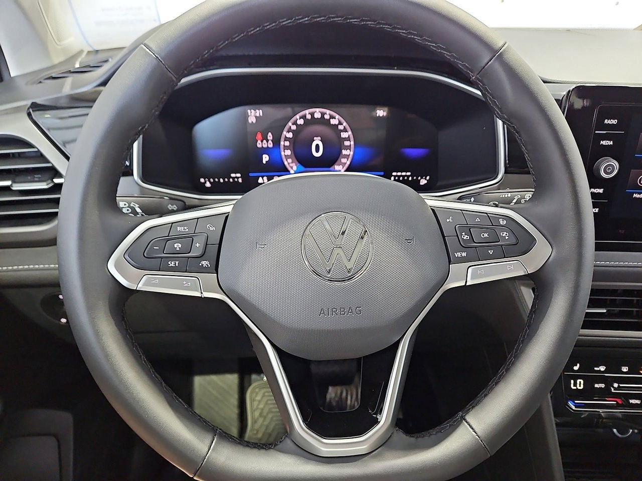 2027 Volkswagen Taos SE Black FWD