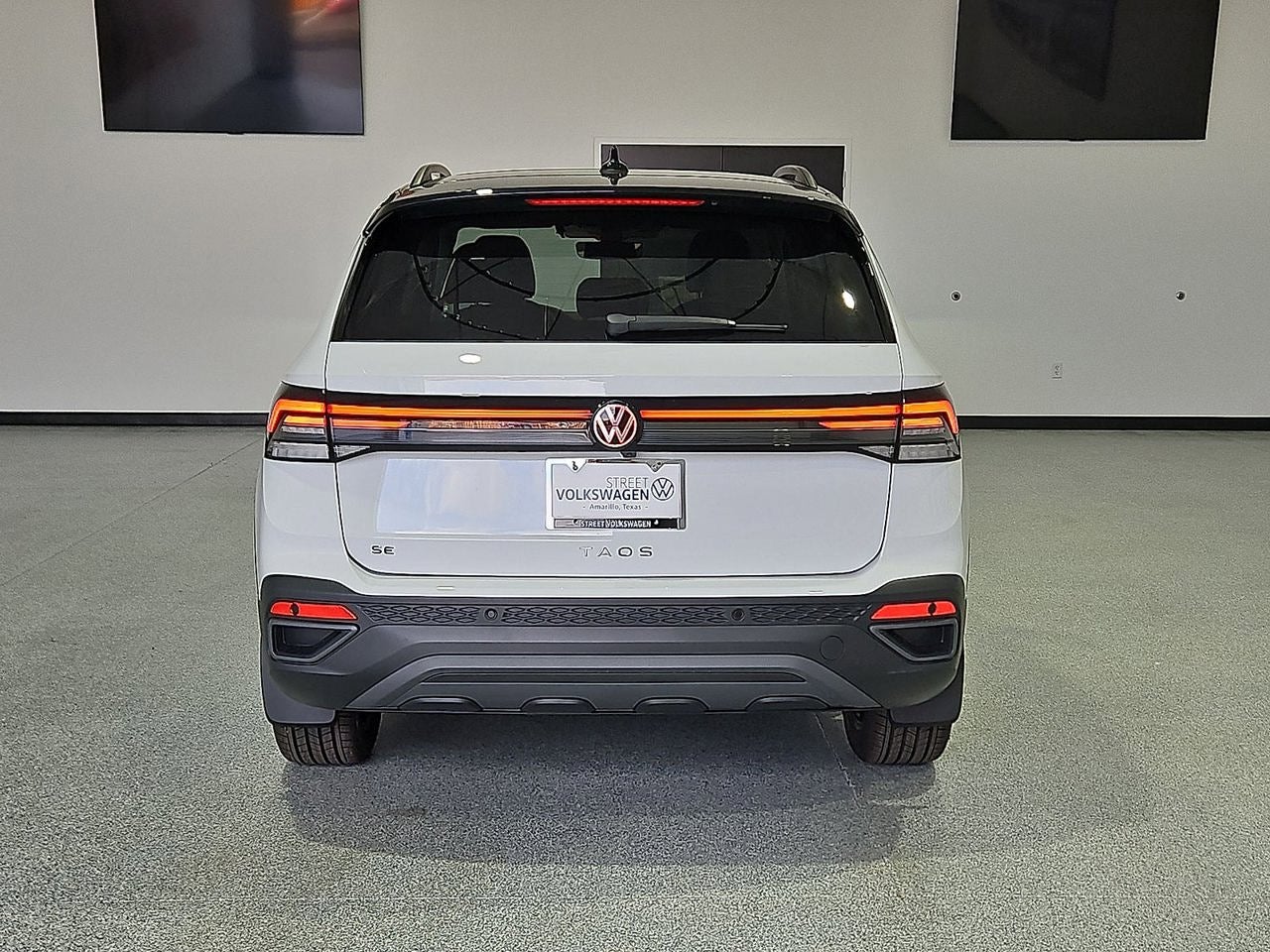 2027 Volkswagen Taos SE Black FWD
