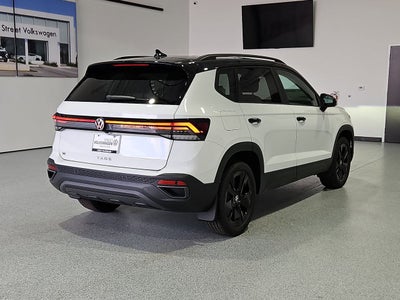 2027 Volkswagen Taos SE Black FWD